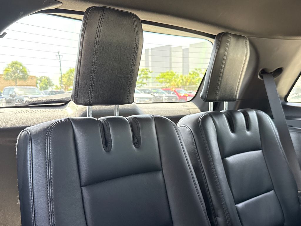 Used 2015 Black Ford XLT image 26