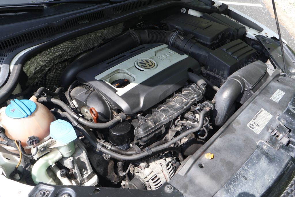 Thumbnail: 2013 Volkswagen Jetta - 13