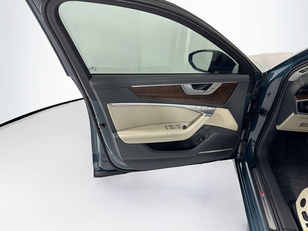 Thumbnail: 2021 Audi A6 - 25