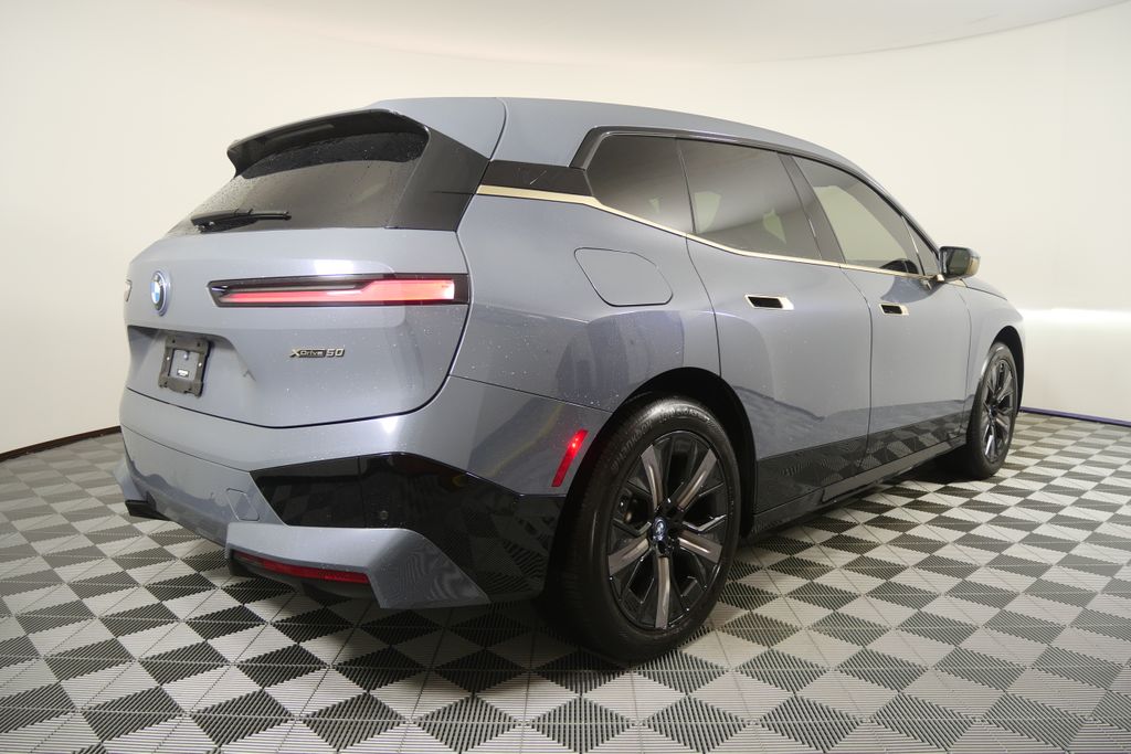 Thumbnail: 2023 BMW iX - 3