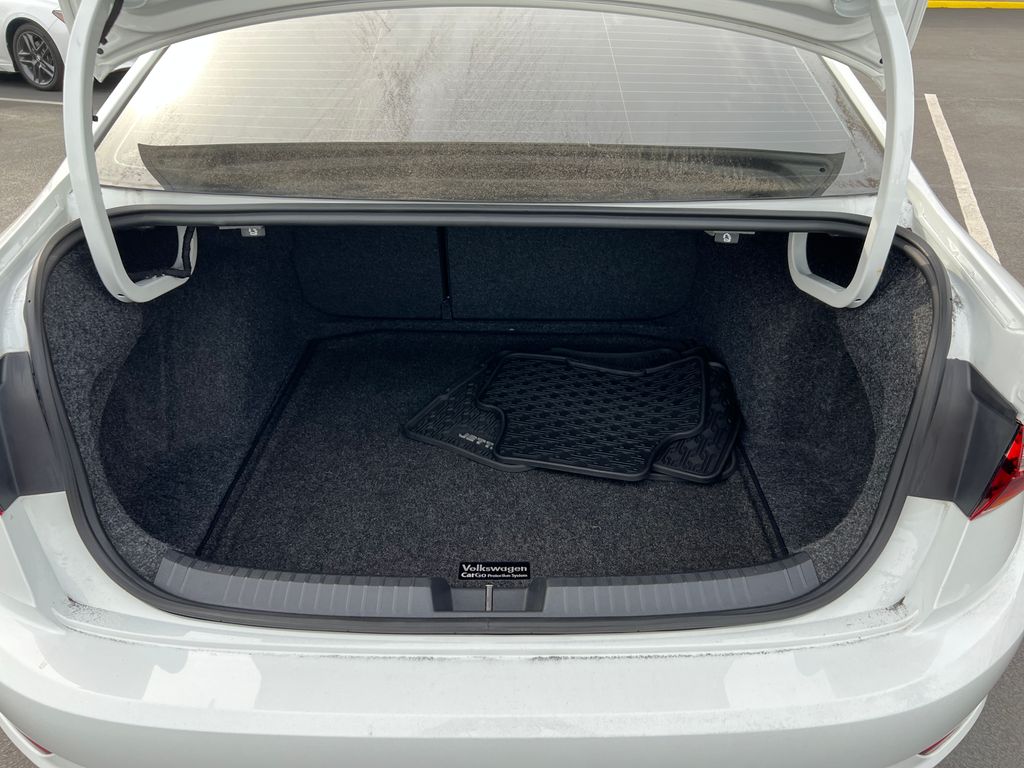 Thumbnail: 2019 Volkswagen Jetta - 30