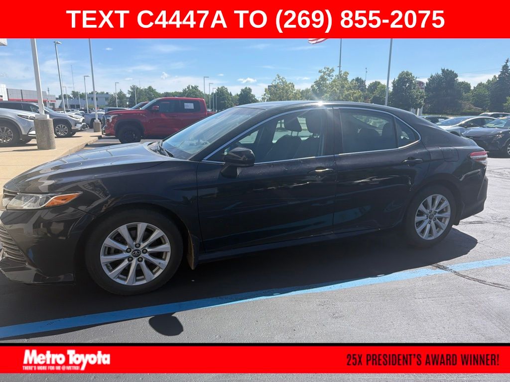 Midnight Black Metallic 2019 Toyota Camry Sedan Front-Wheel Drive 8-Speed Automatic