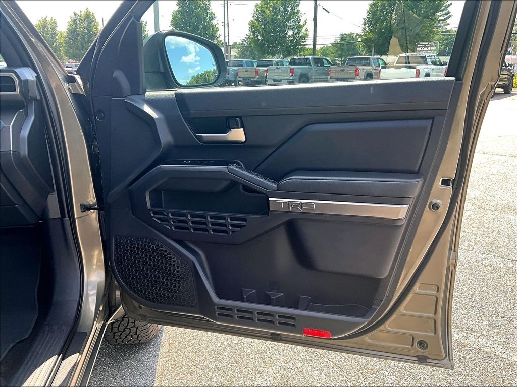 2024 Toyota Tacoma — photo 12