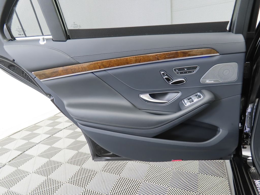 Thumbnail: 2016 Mercedes-Benz S-Class - 24