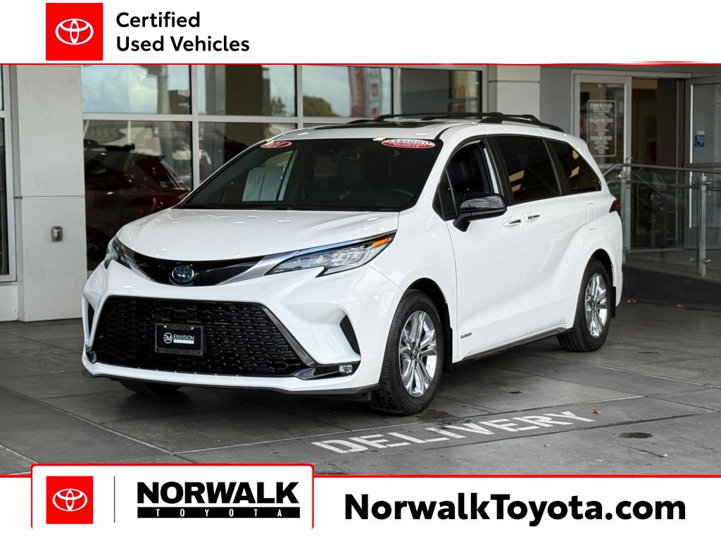 White (Blizzard Pearl) 2021 Toyota Sienna XSE 7-Passenger AWD Minivan All-Wheel Drive Continuously Variable Transmission