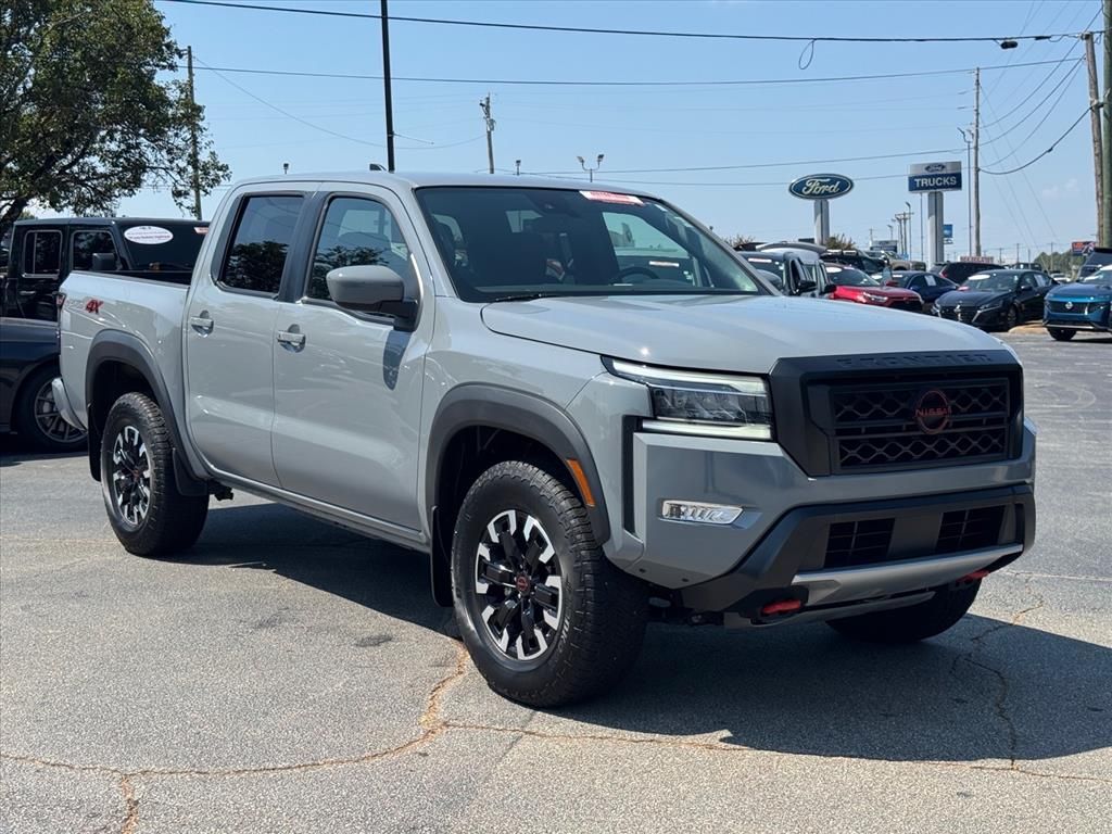 2024 Nissan Frontier PRO-4X Crew Cab 4WD