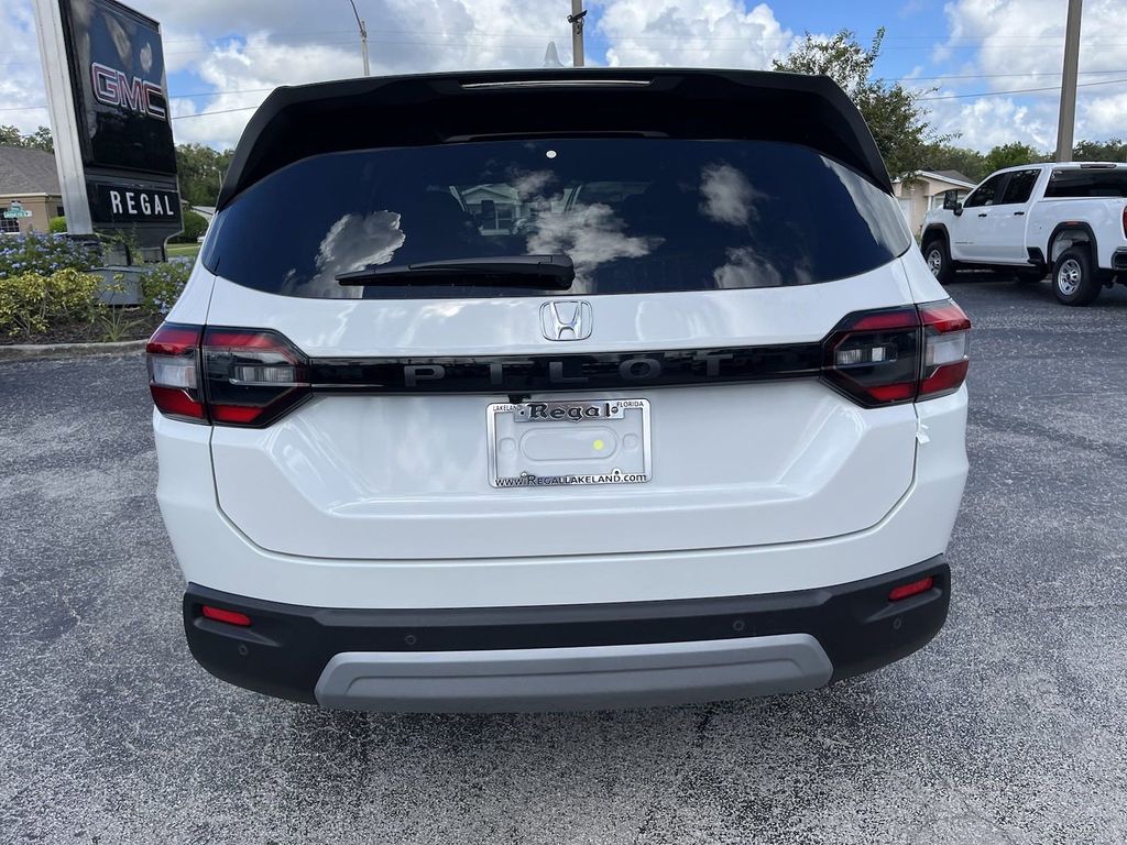 new 2025 Honda Pilot car, priced at $46,349
