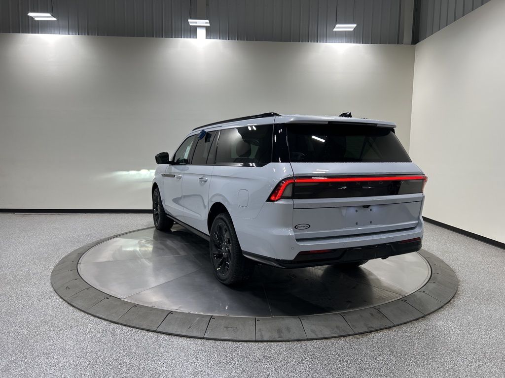new 2026 Lincoln Navigator L car, priced at $111,115