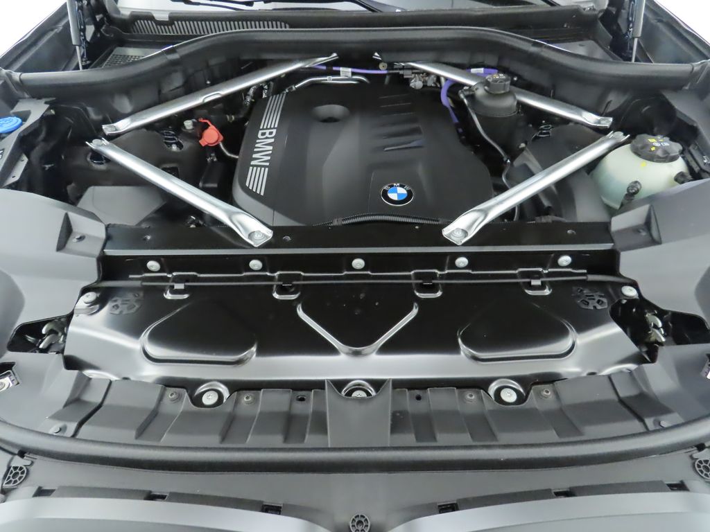 Thumbnail: 2026 BMW X7 - 32