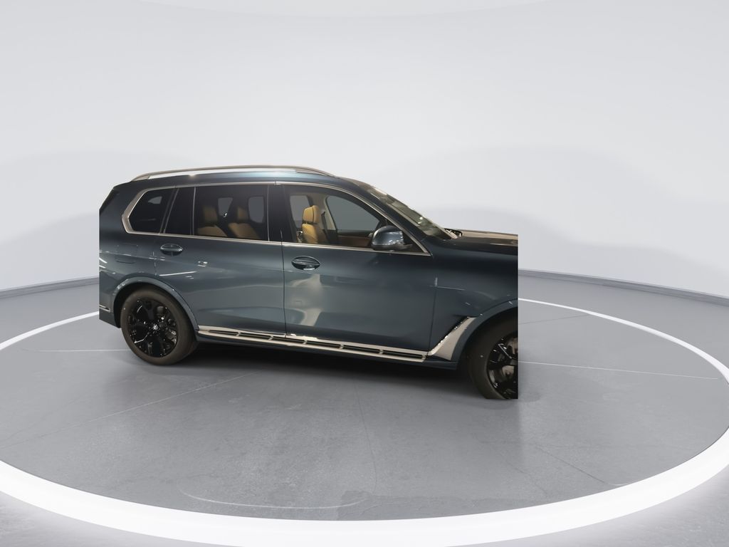 Thumbnail: 2027 BMW X7 - 9