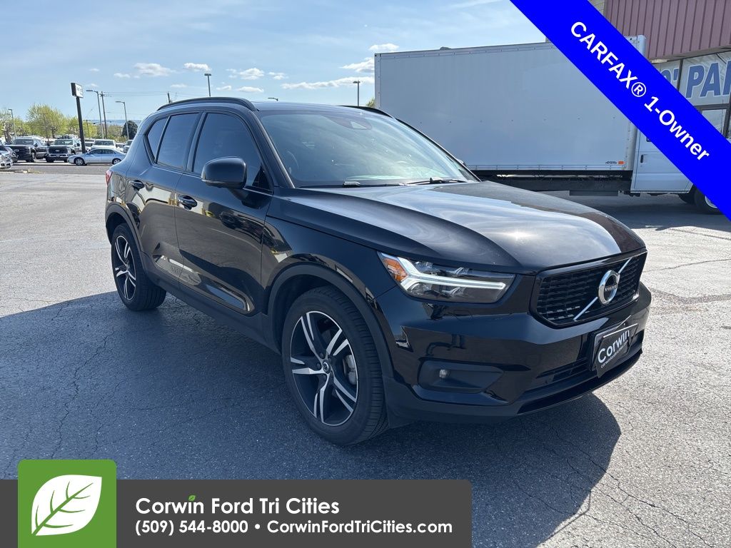 Onyx Black Metallic 2021 Volvo XC40 T5 R-Design AWD SUV / Crossover All-Wheel Drive Automatic