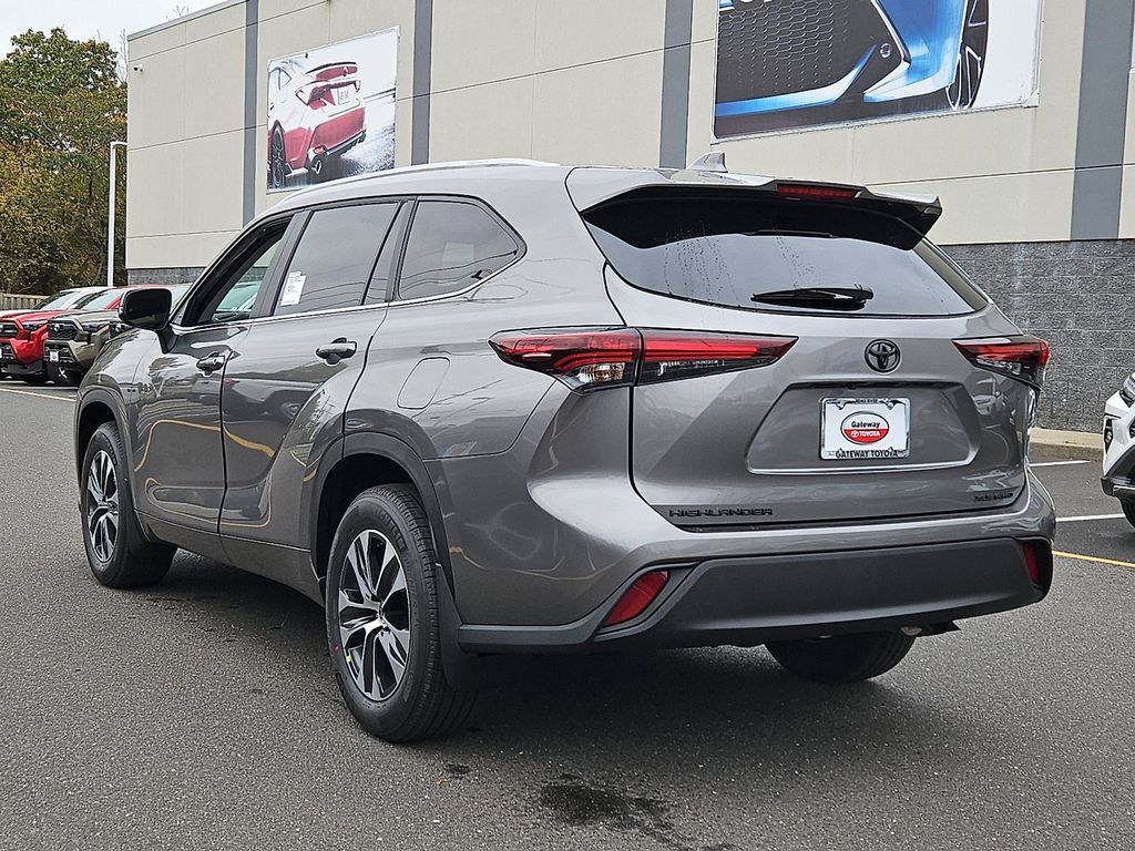 Thumbnail: 2026 Toyota Highlander - 6