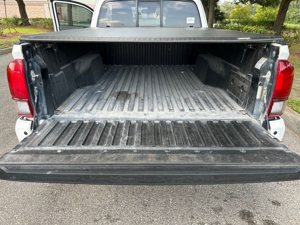 2022 Toyota Tacoma SR5 10