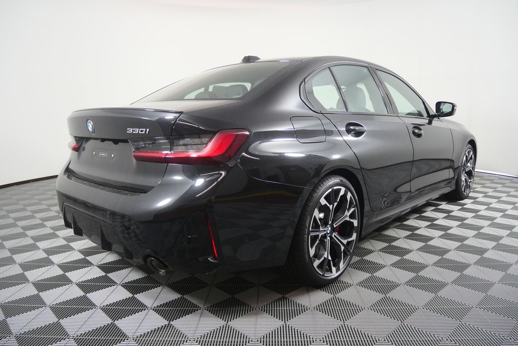 Thumbnail: 2026 BMW 3 Series - 5