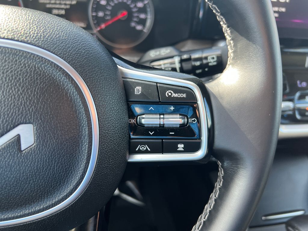 Thumbnail: 2022 Kia Sorento - 22