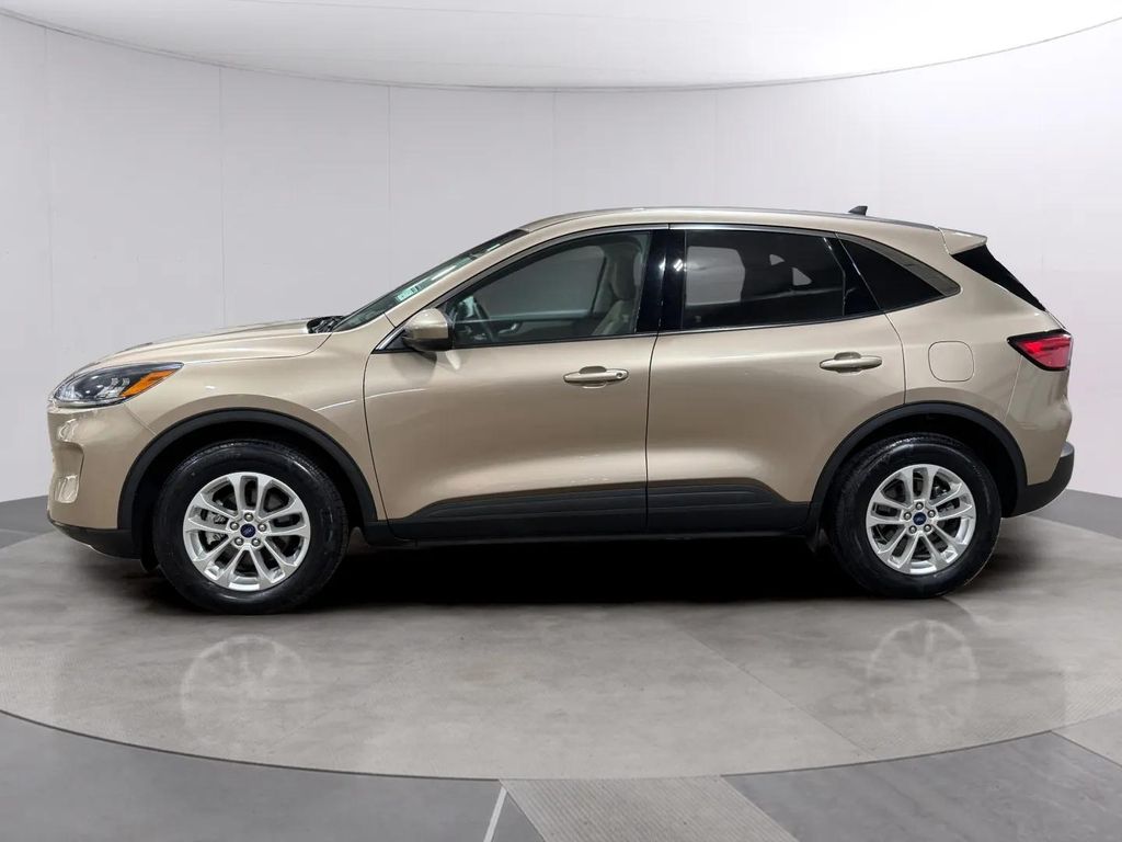 Used 2021 Desert Gold Metallic Ford SE image 6
