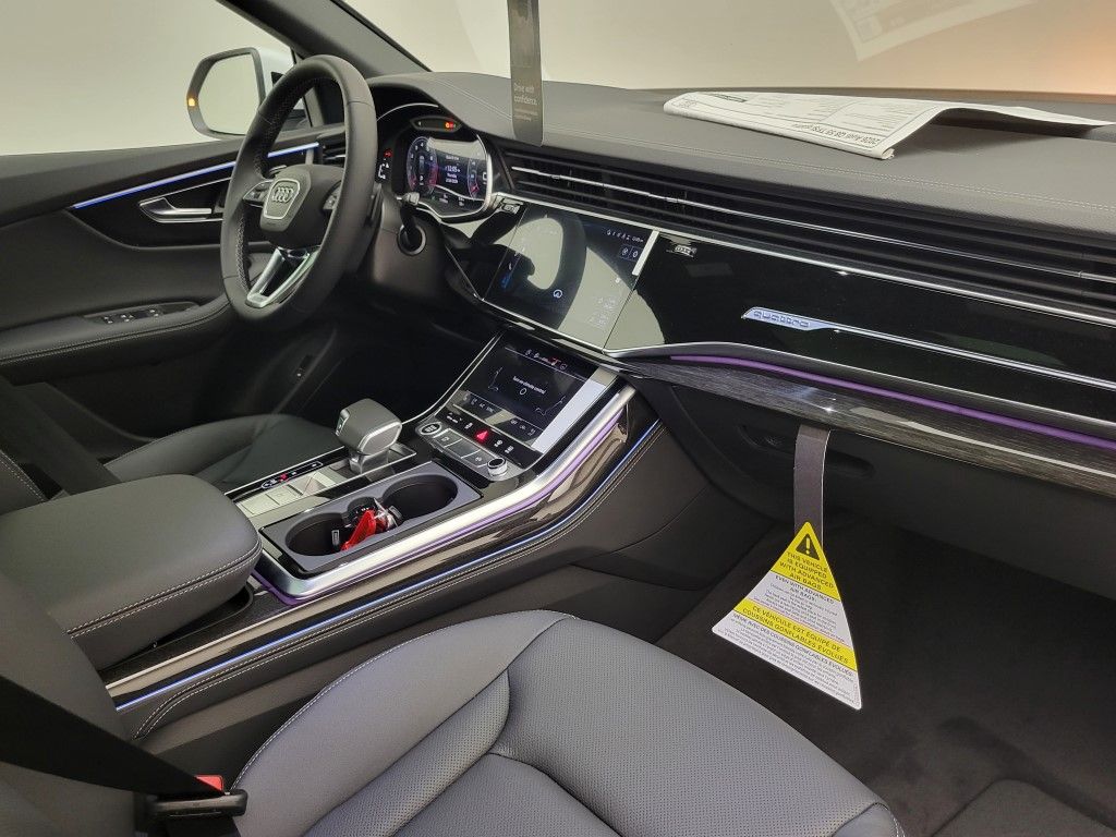 Thumbnail: 2026 Audi Q8 - 16
