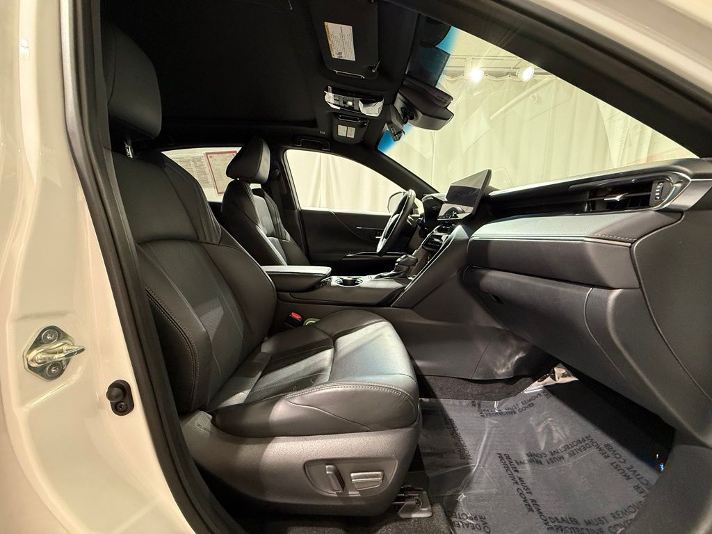Thumbnail: 2023 Toyota Venza - 23