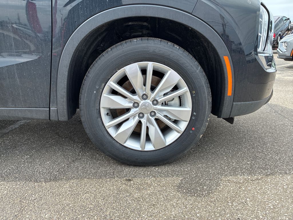 2026 Mitsubishi Outlander ES Black at Auto Express Mitsubishi