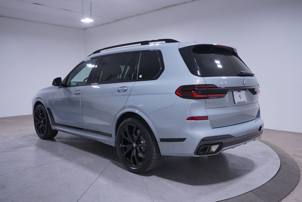 2025 BMW X7 xDrive40i 3