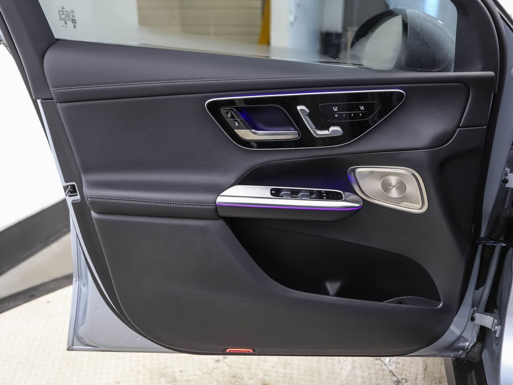 Thumbnail: 2025 Mercedes-Benz GLC - 9