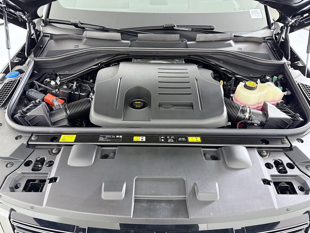 Thumbnail: 2026 Land Rover Range Rover Sport - 29