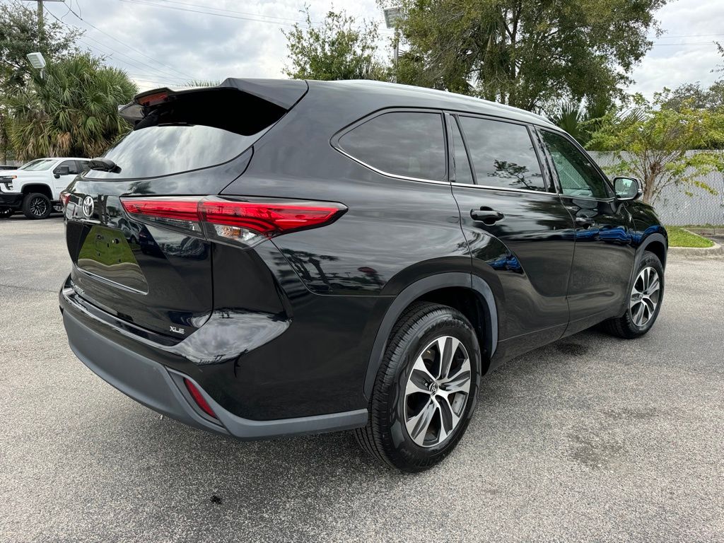 2021 Toyota Highlander XLE 7