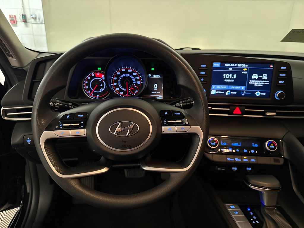 Certified Used 2022 Black Hyundai SEL image 8