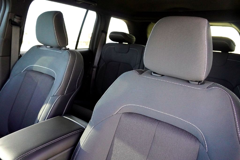 New Car 2025 Jeep Grand Cherokee  Laredo For Sale Under $35,000 In Taylor, Texas