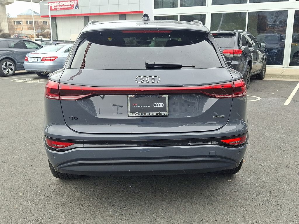 Thumbnail: 2025 Audi Q6 e-tron - 5