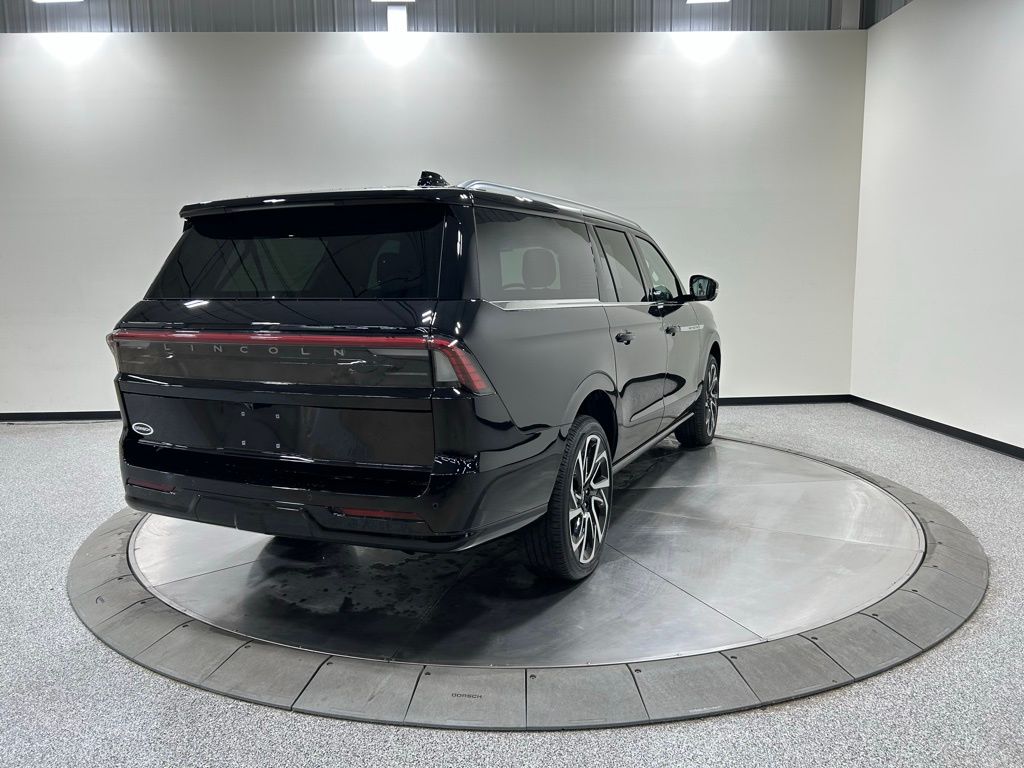 new 2026 Lincoln Navigator L car, priced at $108,402