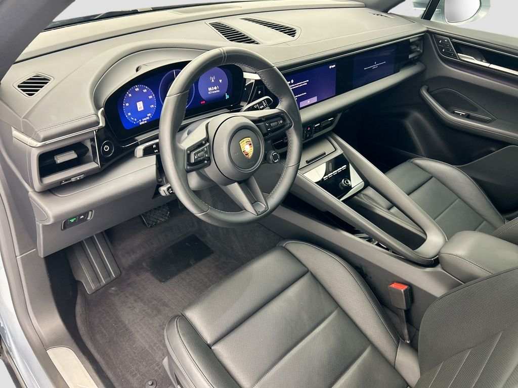 Thumbnail: 2025 Porsche Macan - 4