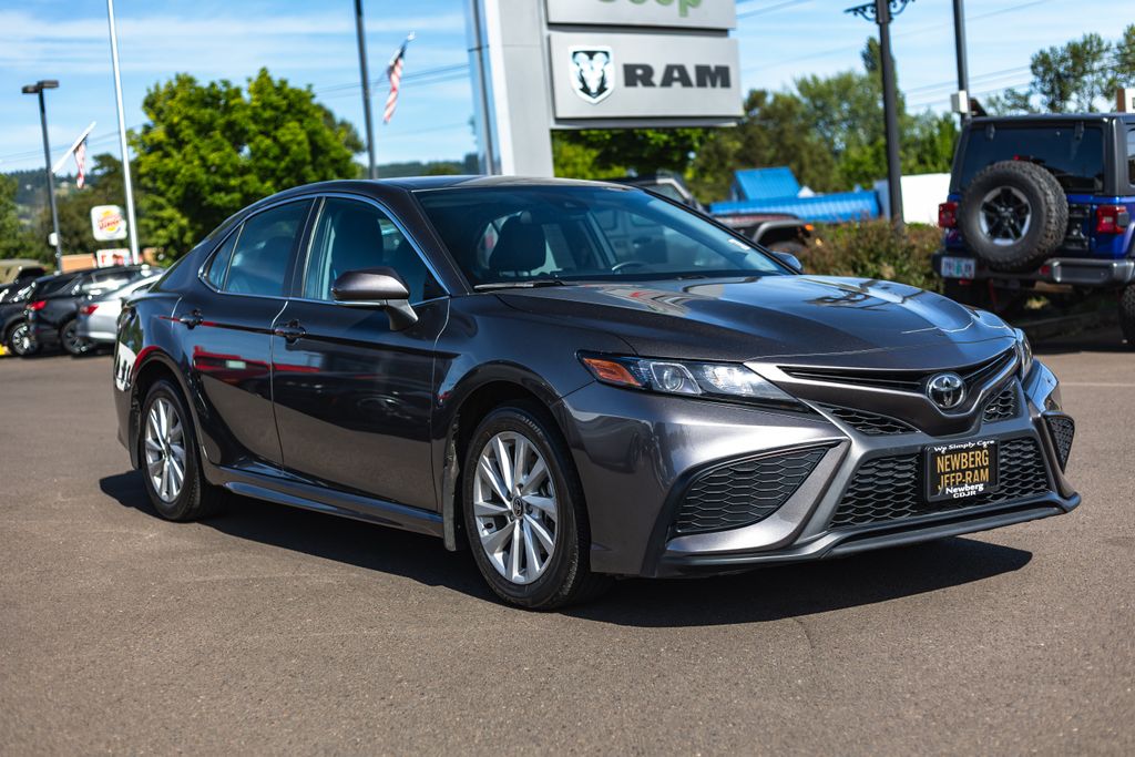2024 Toyota Camry SE Nightshade thumbnail 6