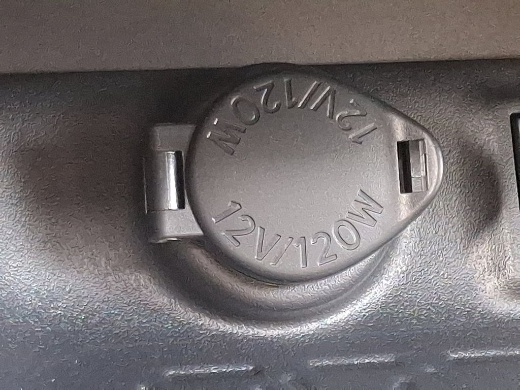 2025 Toyota RAV4 SE 24