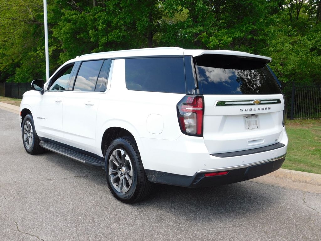 2023 Chevrolet Suburban LT 3