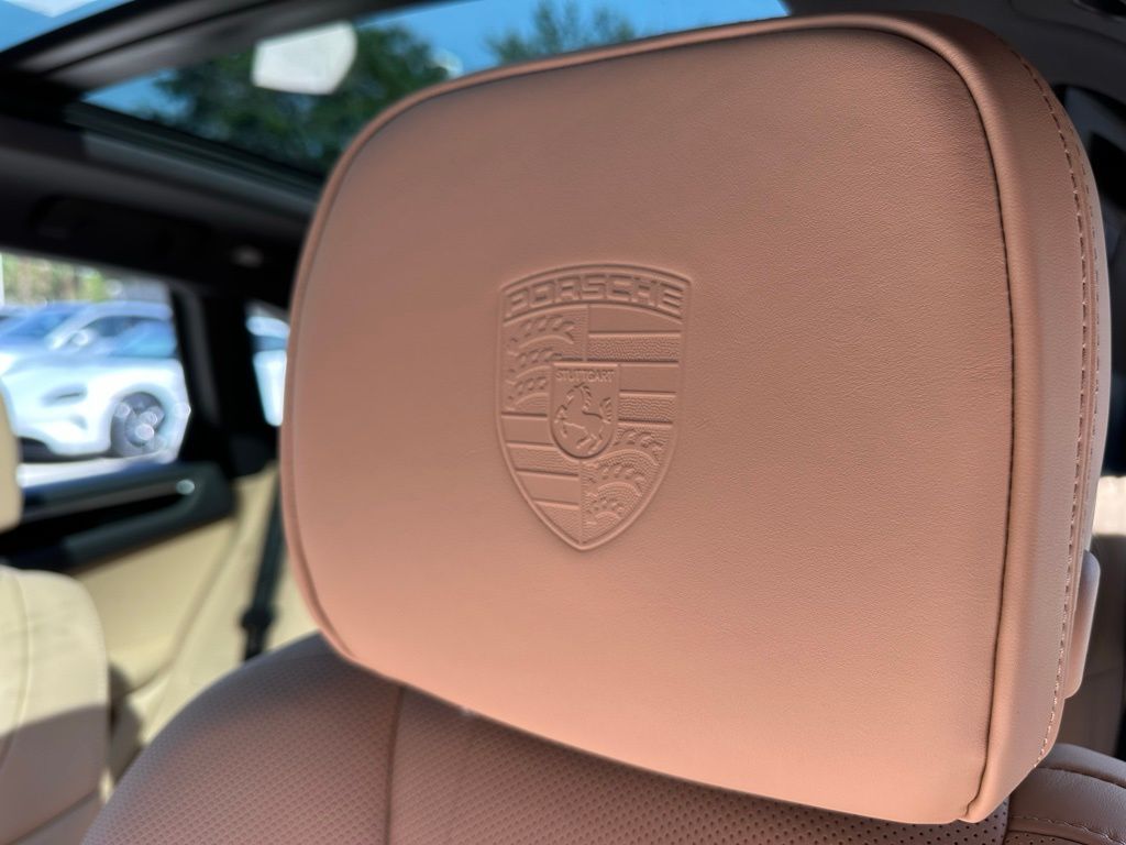 Thumbnail: 2025 Porsche Macan - 17