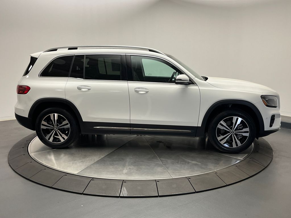 2025 Mercedes-Benz GLB 250 8