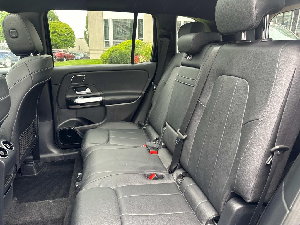 Thumbnail: 2021 Mercedes-Benz GLB - 28