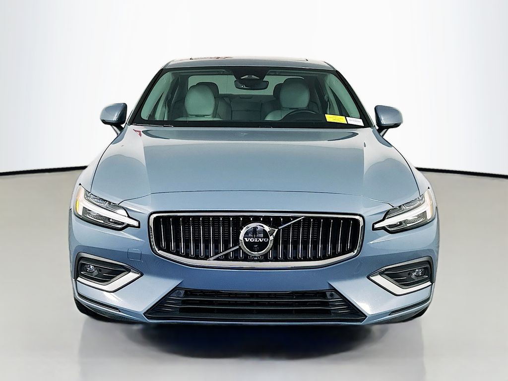 Used 2023 Blue Volvo Ultimate image 2