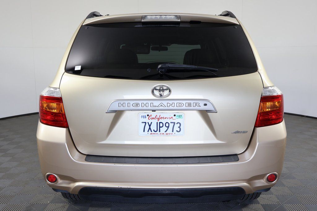 Thumbnail: 2010 Toyota Highlander - 5