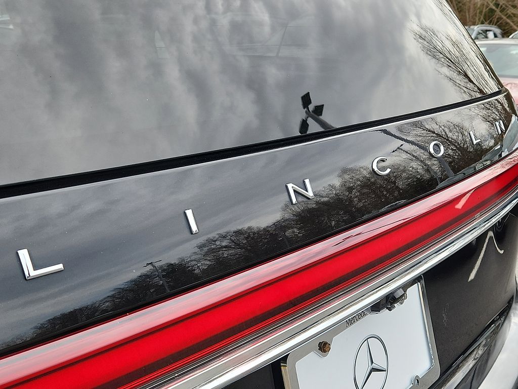 Thumbnail: 2021 Lincoln Aviator - 31