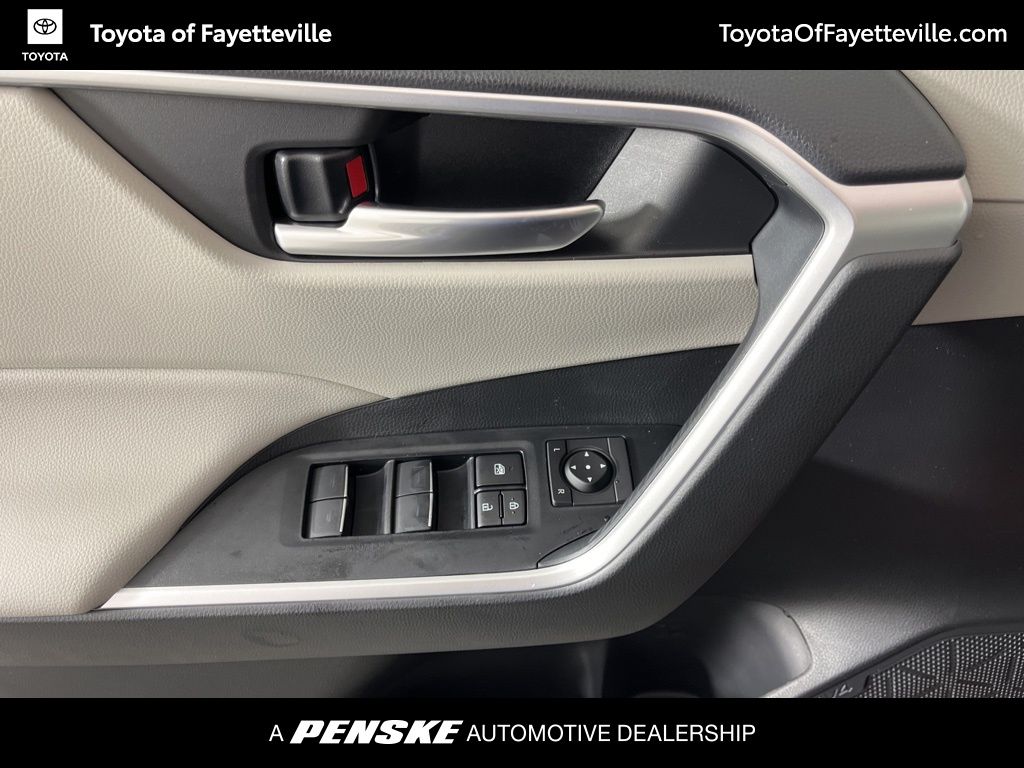 Thumbnail: 2025 Toyota RAV4 - 27