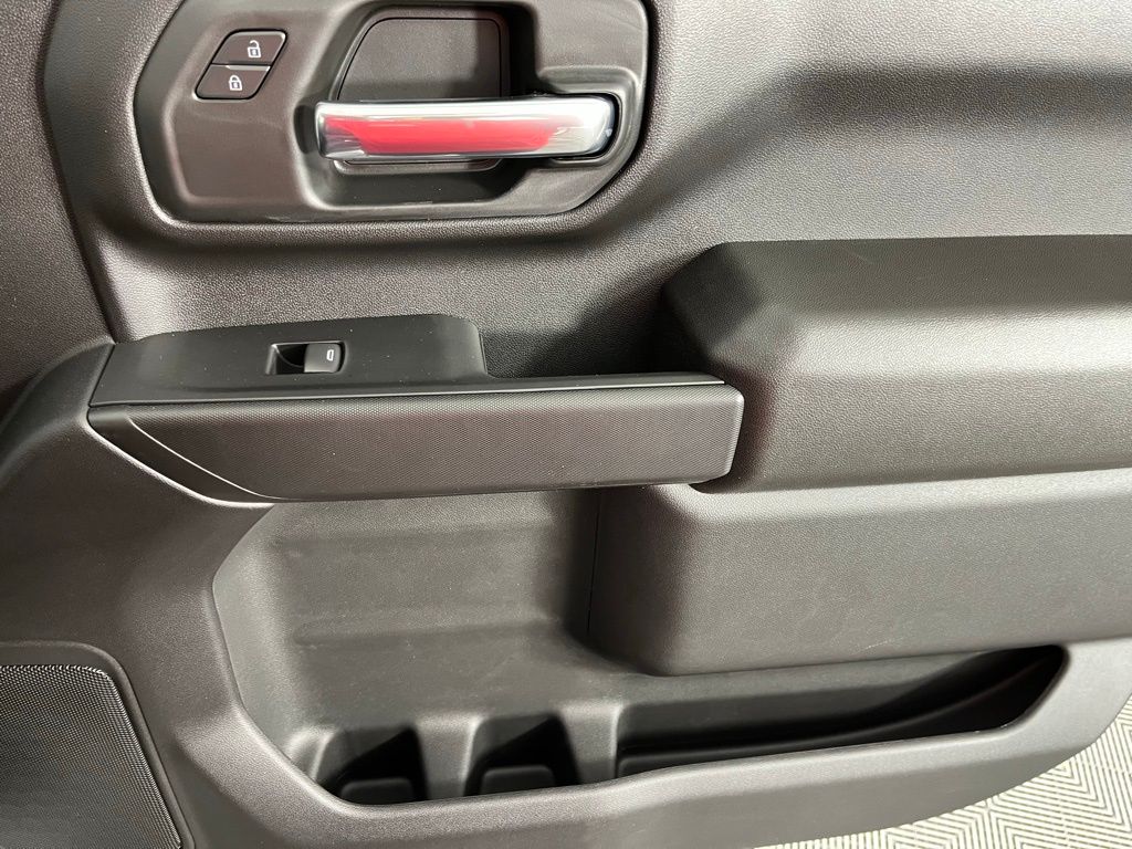 Thumbnail: 2026 Chevrolet Silverado 2500 - 12