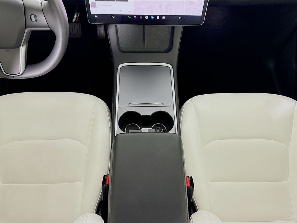 Thumbnail: 2022 Tesla Model Y - 17