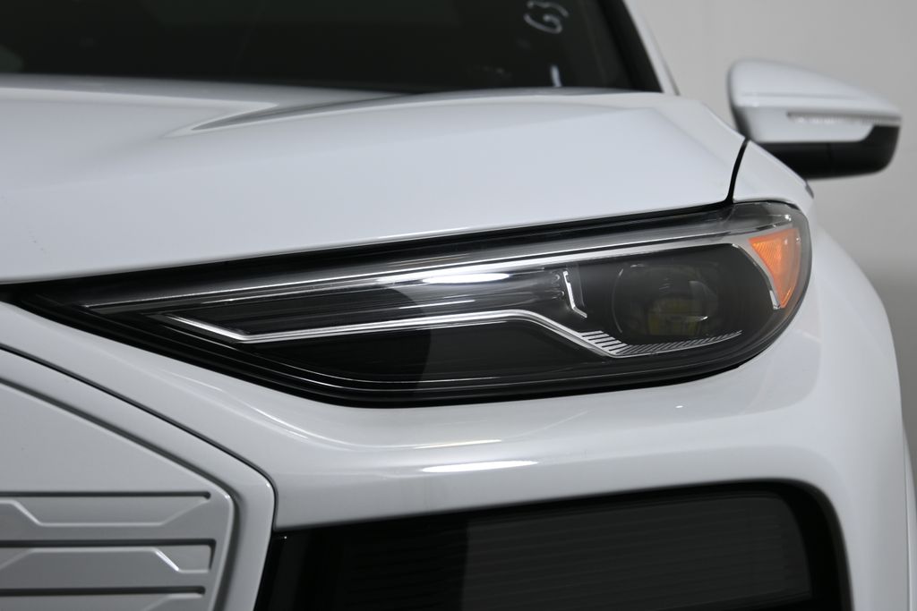 Thumbnail: 2025 Audi Q6 e-tron - 9