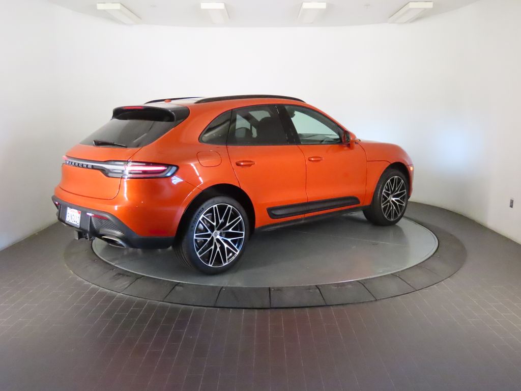 Thumbnail: 2025 Porsche Macan - 7