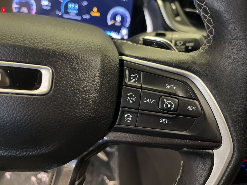 Thumbnail: 2022 Jeep Grand Cherokee - 15