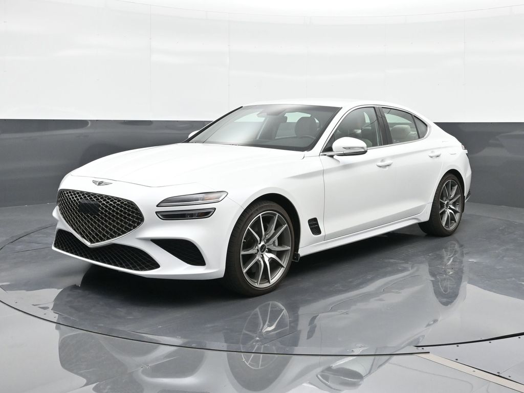 Uyuni White 2025 Genesis G70 2.5T Standard RWD Sedan Rear-Wheel Drive 8-Speed Automatic