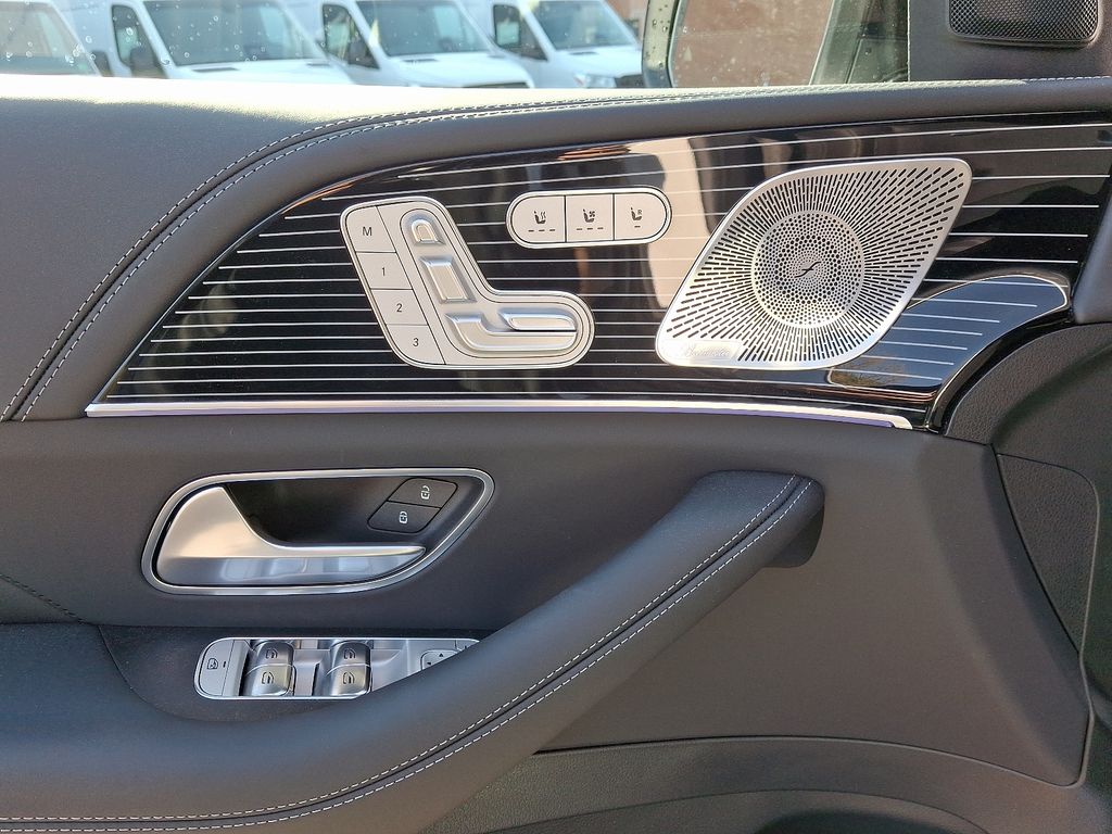 2025 Mercedes-Benz GLS 63 AMG 9