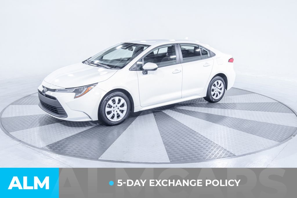 2023 Toyota Corolla LE photo 3